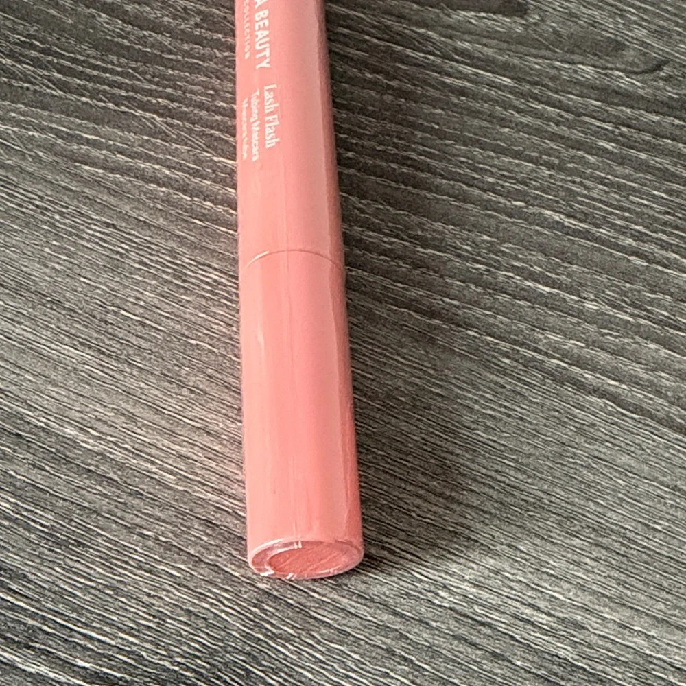❤️$3 NWT Ulta Beauty Lash Flash Mascara 8.15ml
